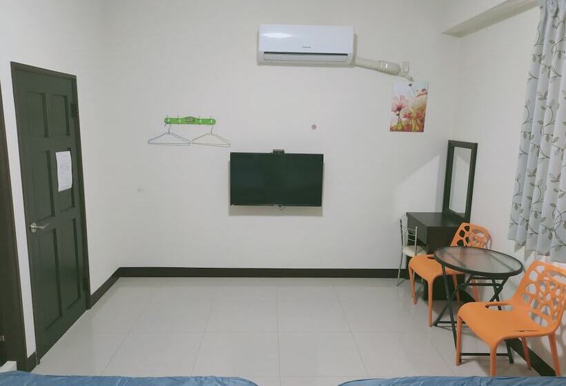 پانسیون Family Of Five Guesthouse