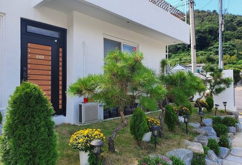 پانسیون Mokpo Magiclamp Guesthouse