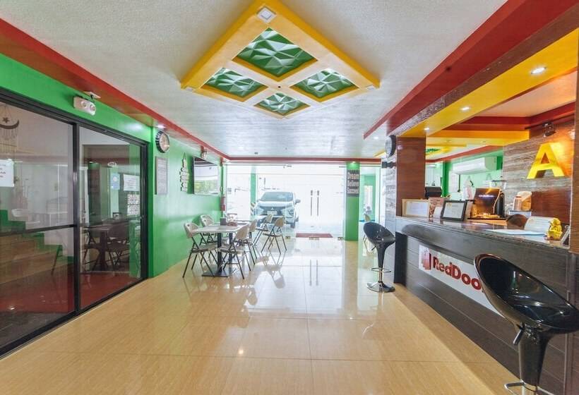 פנסיון Reddoorz Near Notre Dame Of Dadiangas University