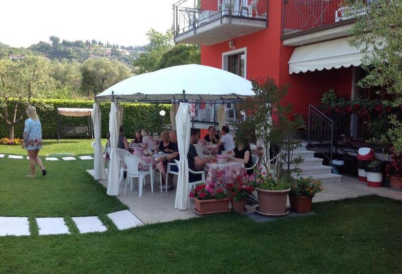 تختخواب و صبحانه G&g Bed&breakfast And Apartments