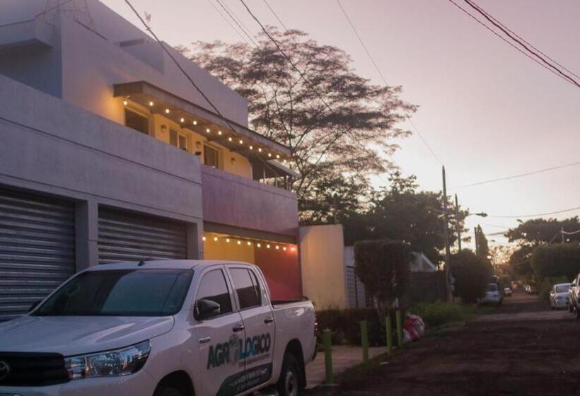 هتل Airport Inn Managua