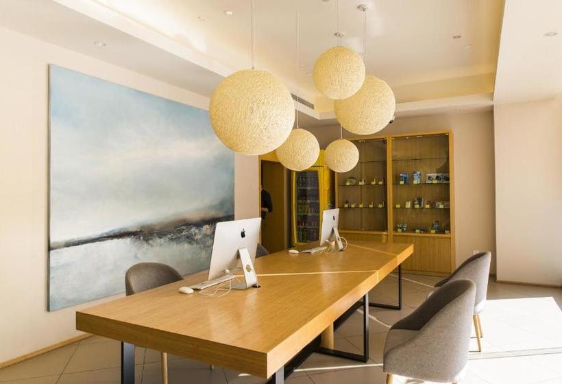 هتل Ji  Yantai Binhai Plaza