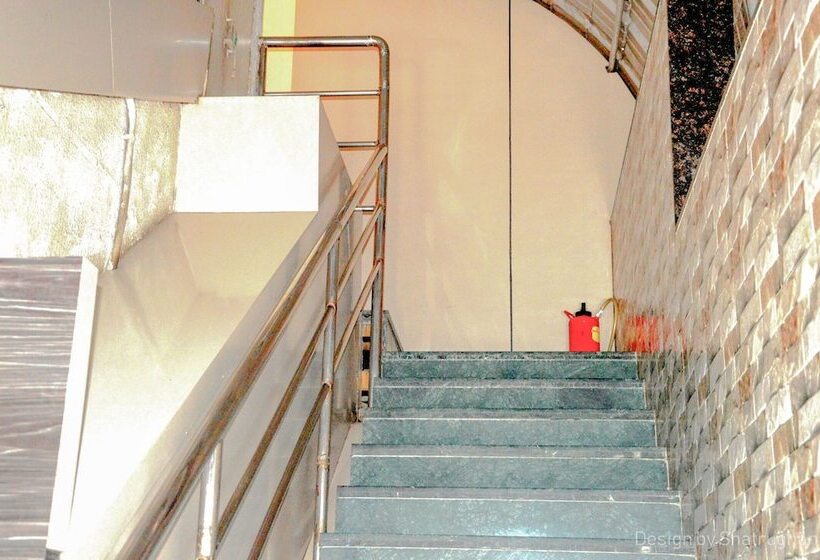 هتل Sarovar Grand