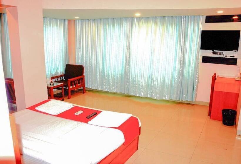 هتل Sarovar Grand