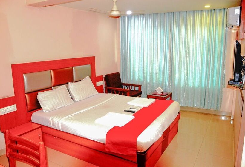 هتل Sarovar Grand