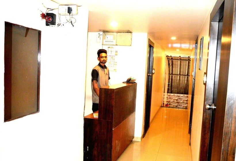 هتل Sarovar Grand