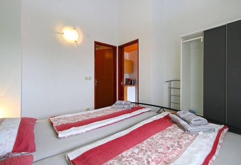 Apartments Prostin 1030