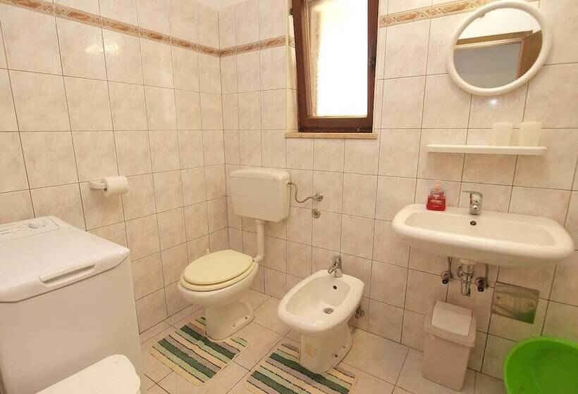 Apartment 1098