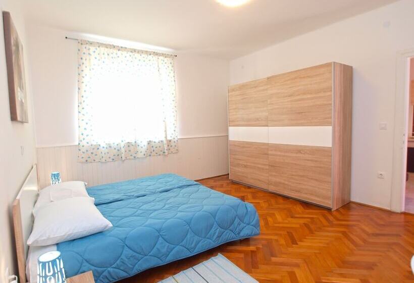 Apartment 1380