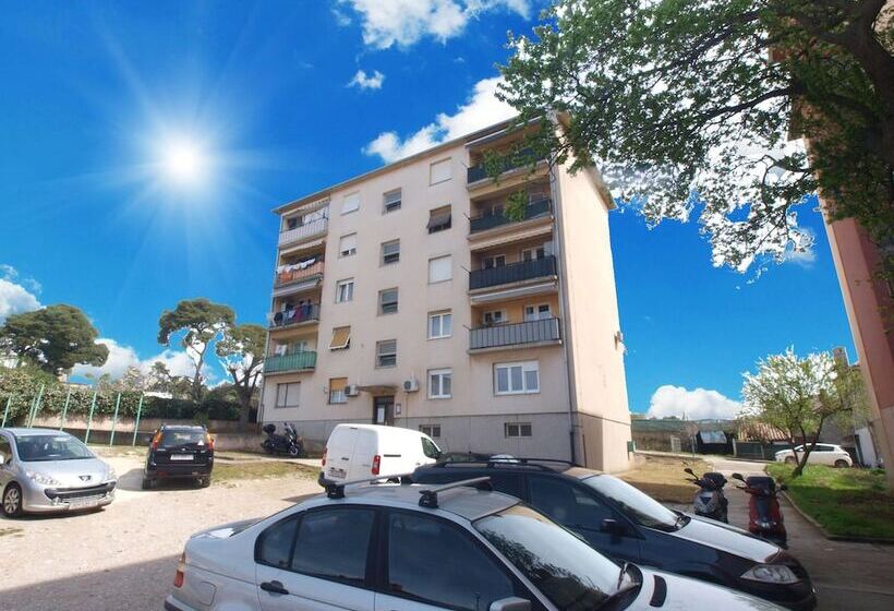 Apartment 1592