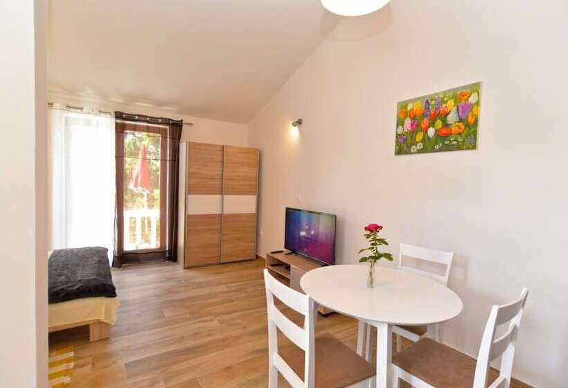 Apartment 1674
