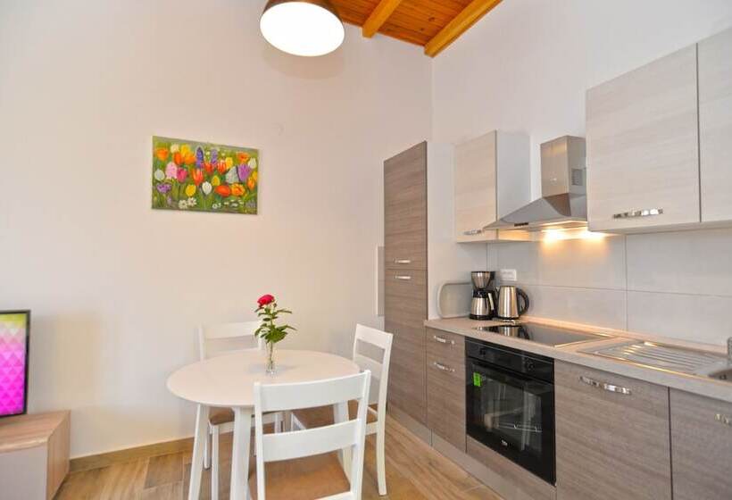 Apartment 1674