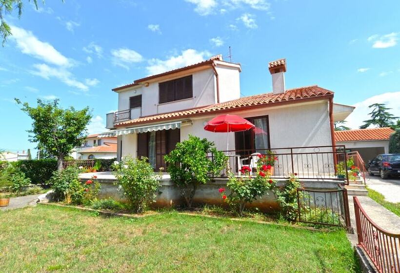 Apartment 1674