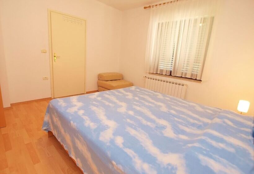 Apartment 21