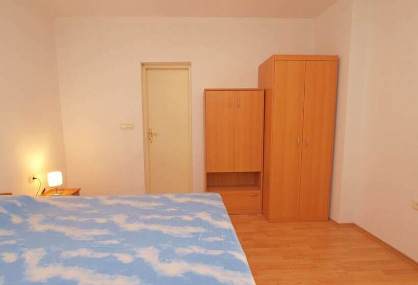 Apartment 21