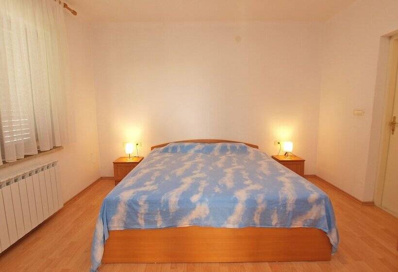 Apartment 21