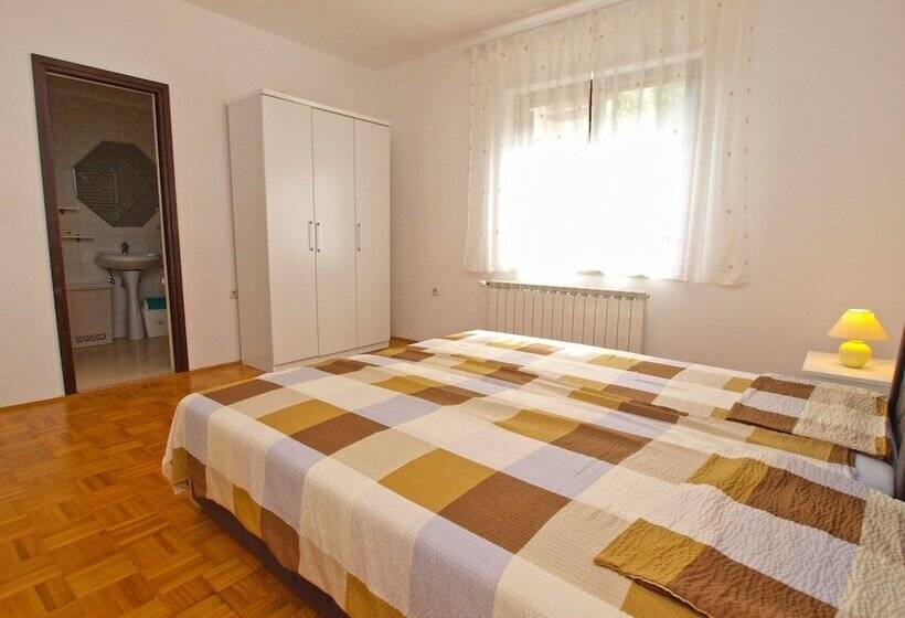 Apartment 21