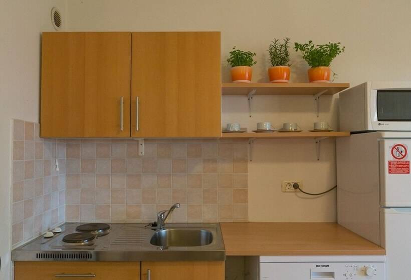 Apartment 21