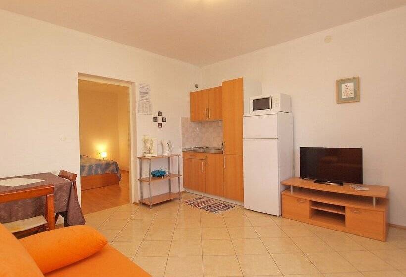 Apartment 21