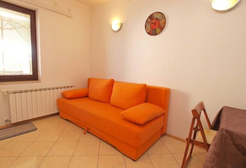 Apartment 21