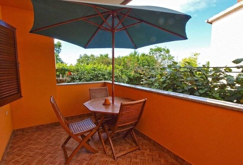 Apartment 21