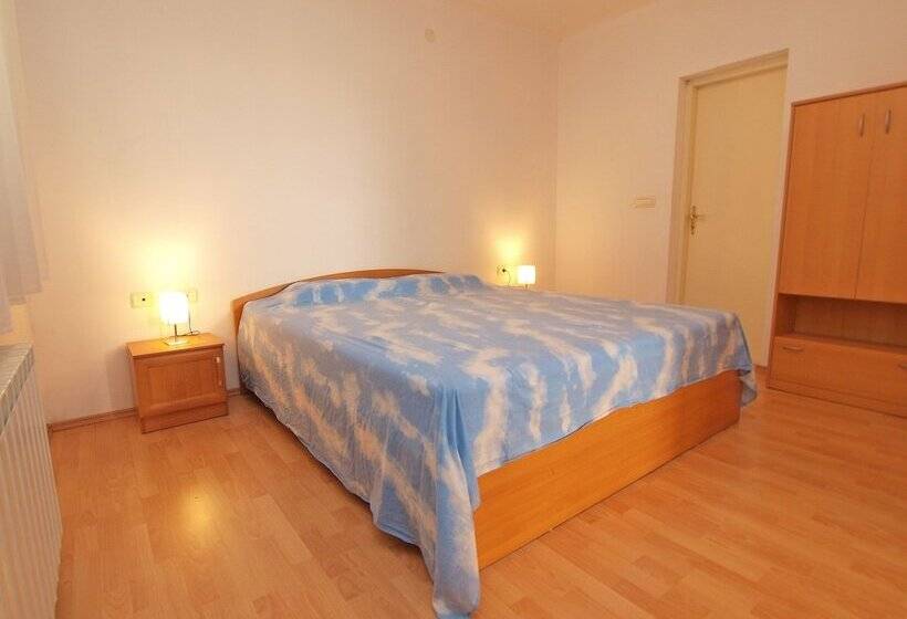 Apartment 21