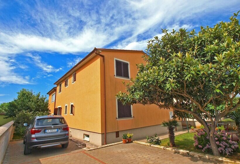 Apartment 21