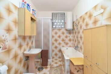 Apartment With Nice Terrace 684