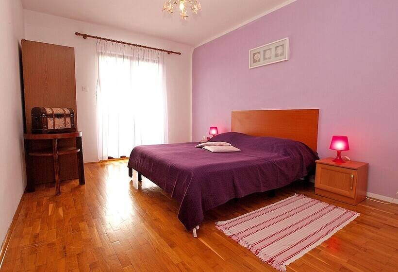 Apartment 70