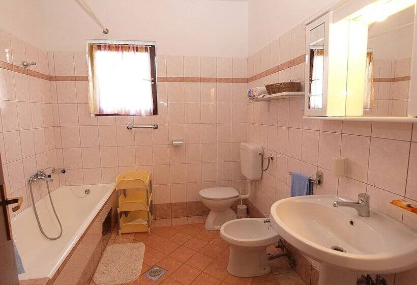 Apartment 70
