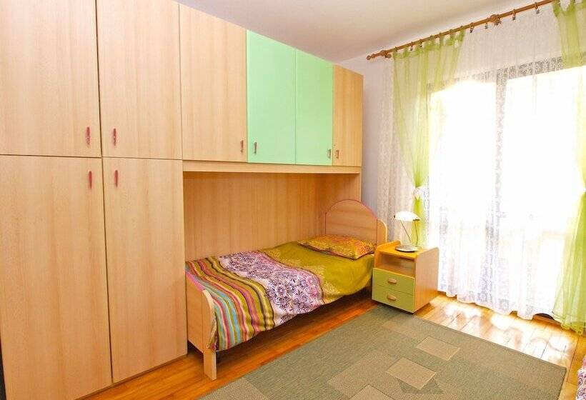 Apartment 946