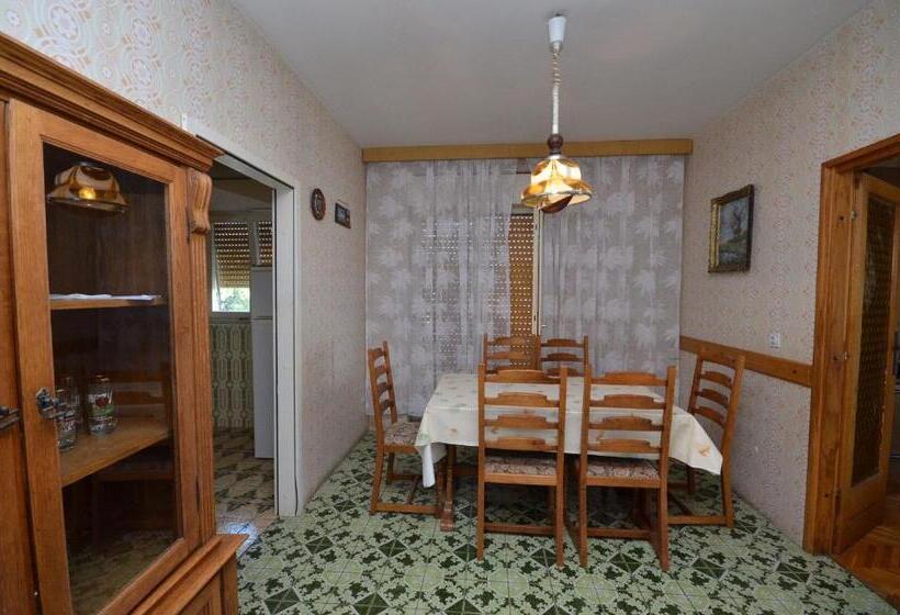 Apartment Frane
