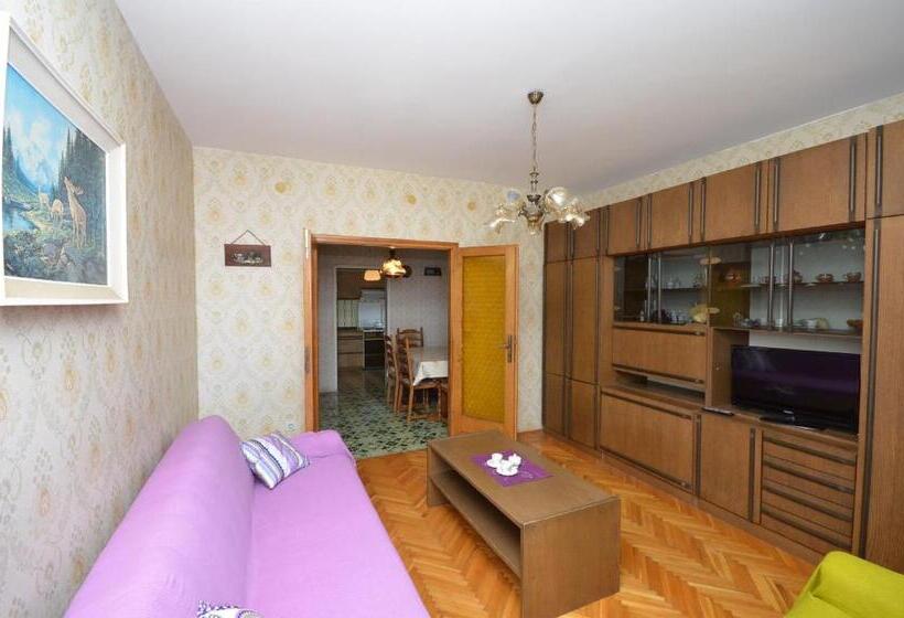Apartment Frane