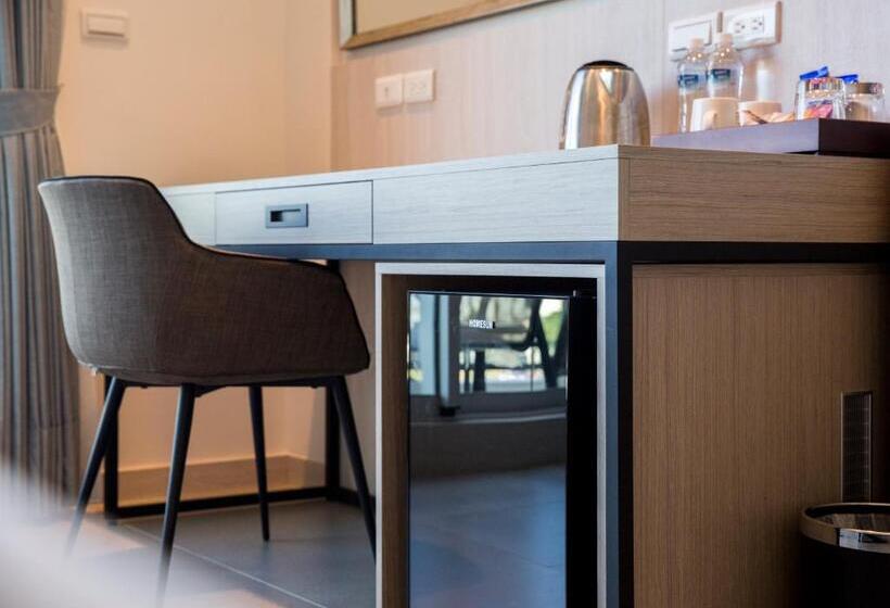 هاستل 墾丁椰林 海灘文旅