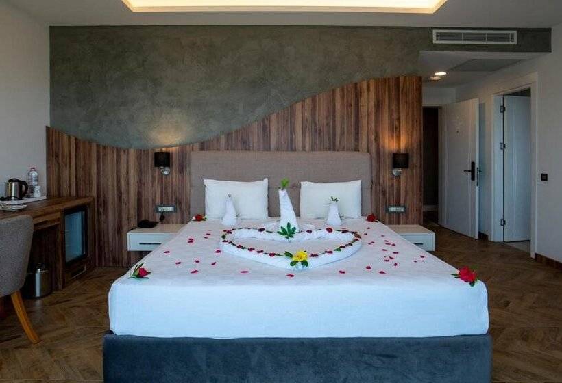 Maril Beach & Spa Hotel