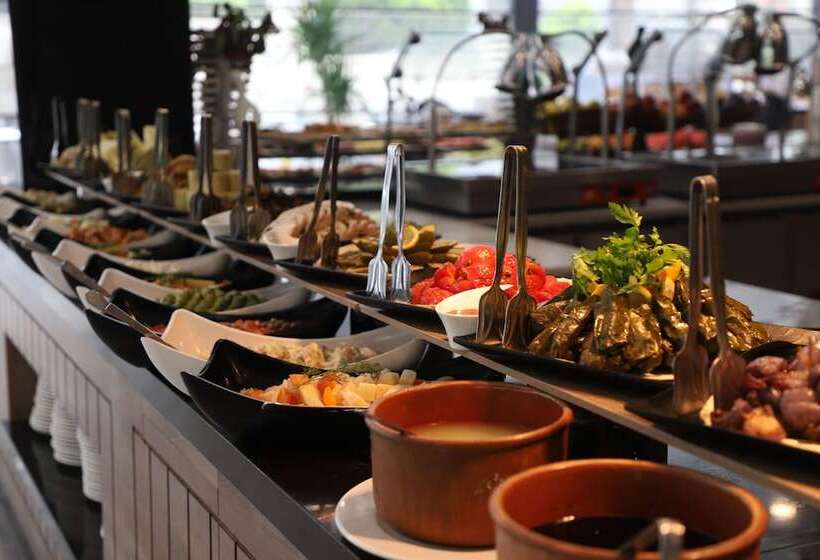 Maril Beach & Spa Hotel