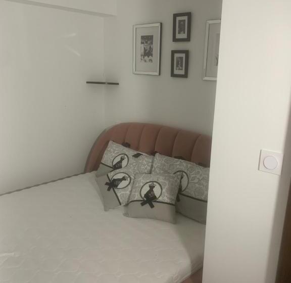 پانسیون Guesthouse La Villae