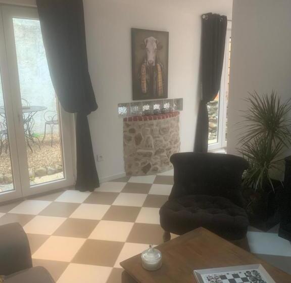 پانسیون Guesthouse La Villae
