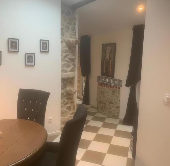 پانسیون Guesthouse La Villae
