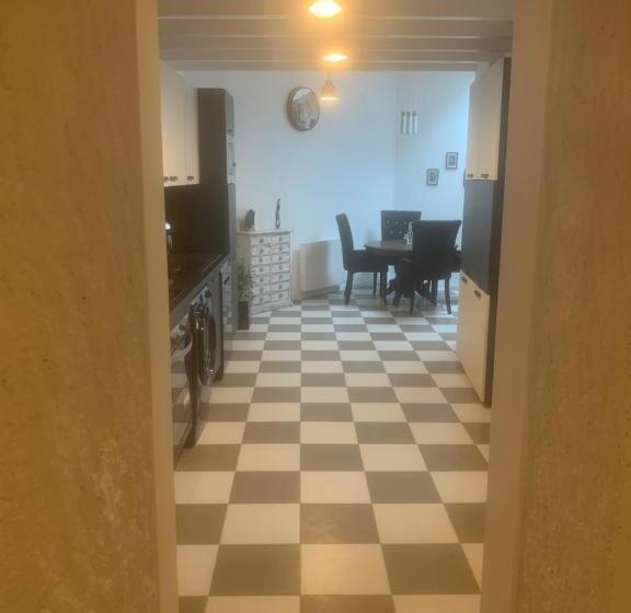 پانسیون Guesthouse La Villae