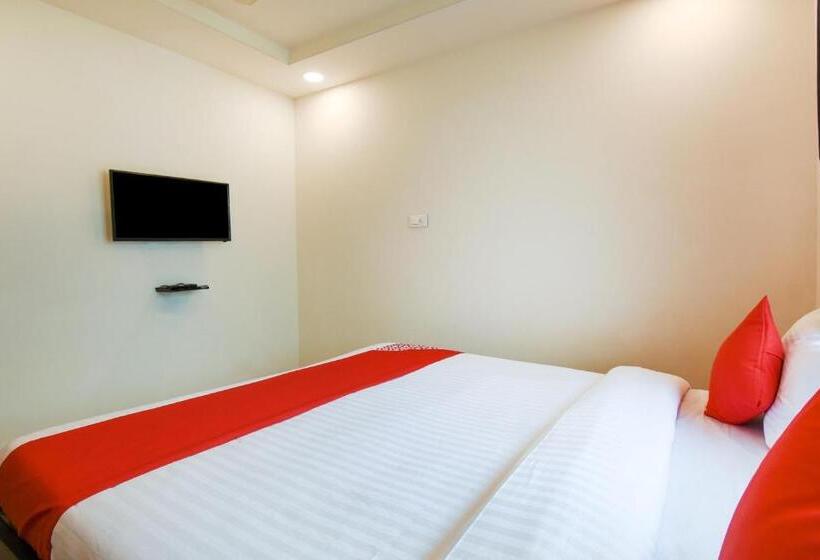 هتل White House Regency
