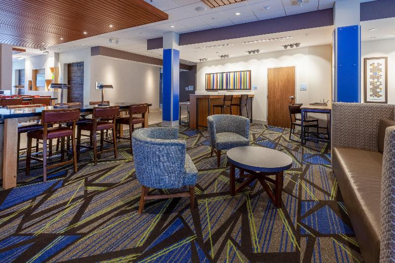 هتل Holiday Inn Express & Suites Brunswick Harpers Ferry Area, An Ihg