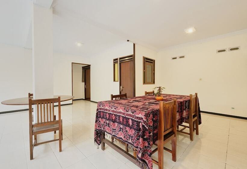 هتل Oyo 2519 Mayang Garini