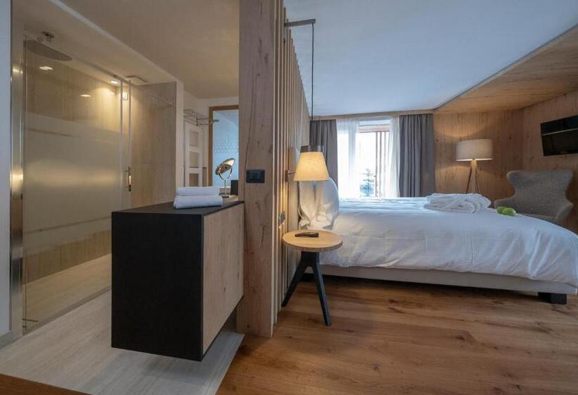 هتل Ciampedie Luxury Alpine Spa