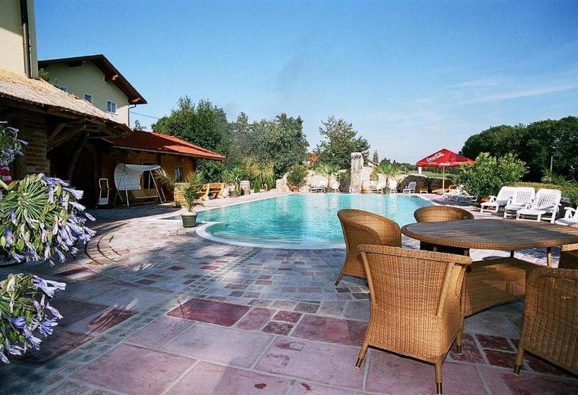 ホテル Gasthof Strasser