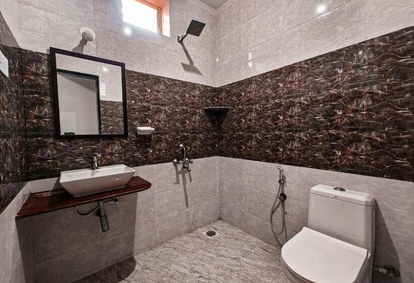 هتل Vibes Inn