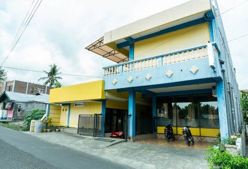 هتل Reddoorz Near H. Hasan Aroeboesman Airport