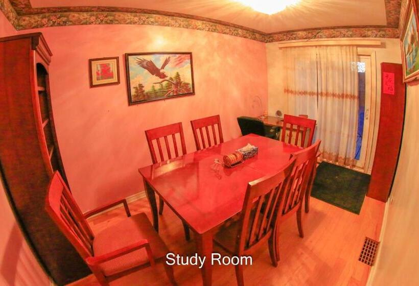 پانسیون Comfort Home Toronto