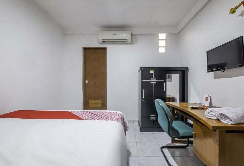 هتل Oyo 2391 Baladewa Residence Syariah