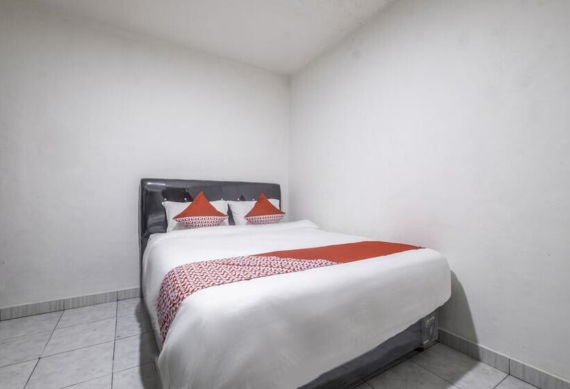 هتل Oyo 2391 Baladewa Residence Syariah